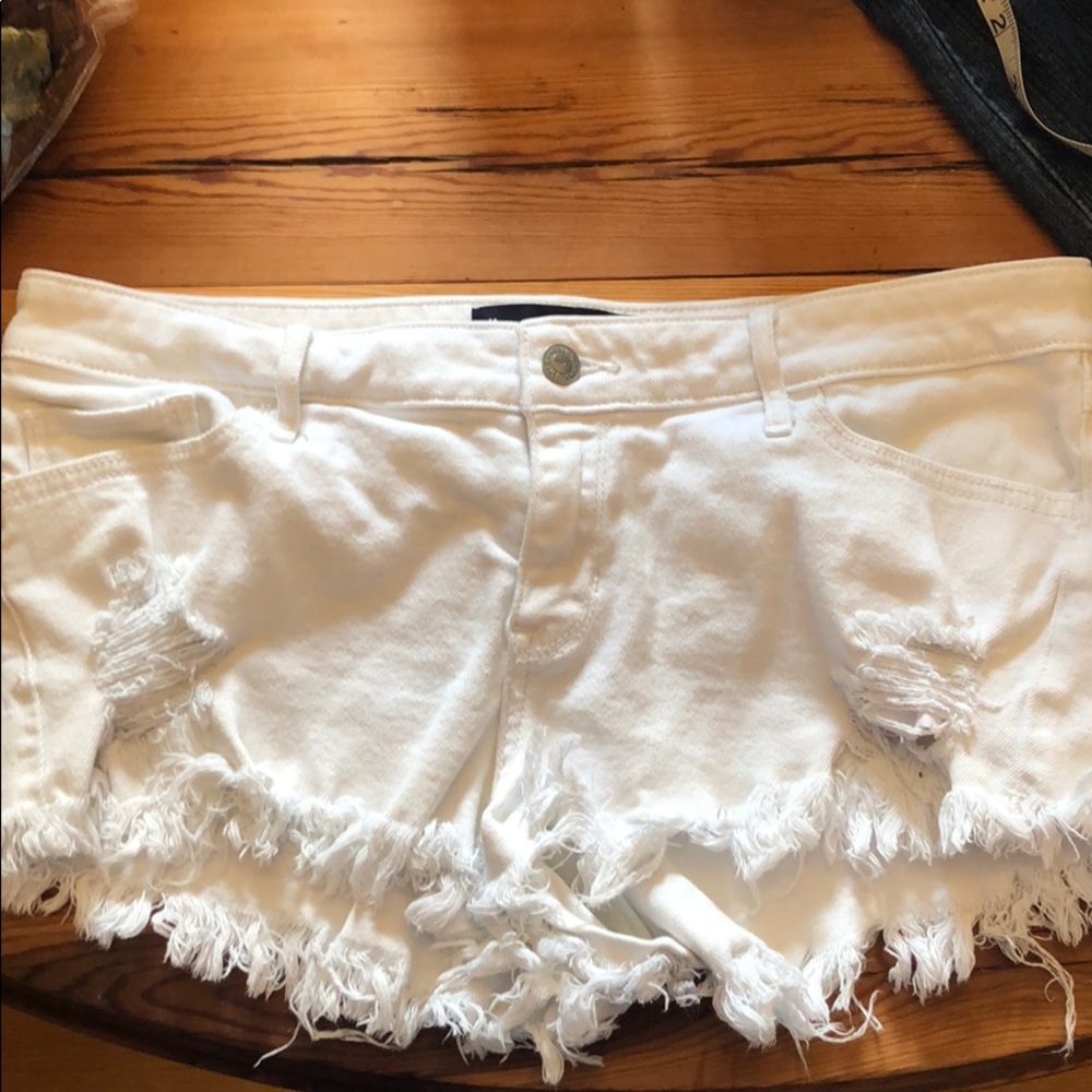 🔥 white shorts size 11 Hollister low rise 🔥